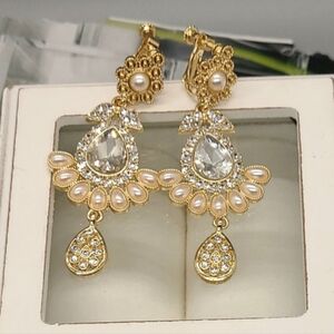 Vintage Elegant Palace Crystal & Pearl Gold Chandelier Clip Earrings